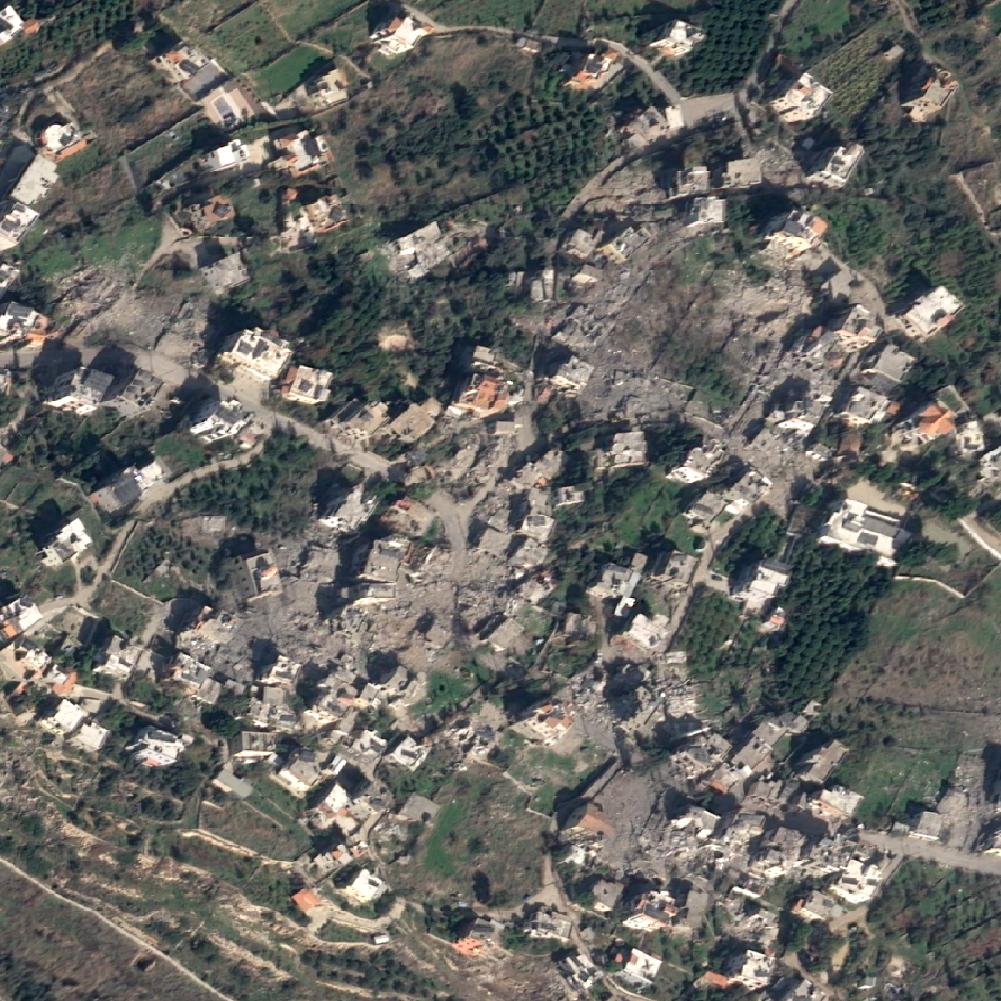 OnGeo-Intellitence satellite image 9_2: After the bombing, location:  Ash Shumara, Borj En-Naqoura, Kada Tyr, Dystrykt Południowy, Liban